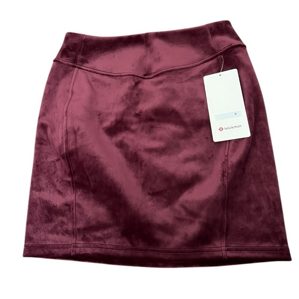 Lululemon‎ Scuba High-Rise Mini Skirt Women's Small Velvet Garnet/Burgundy NWT